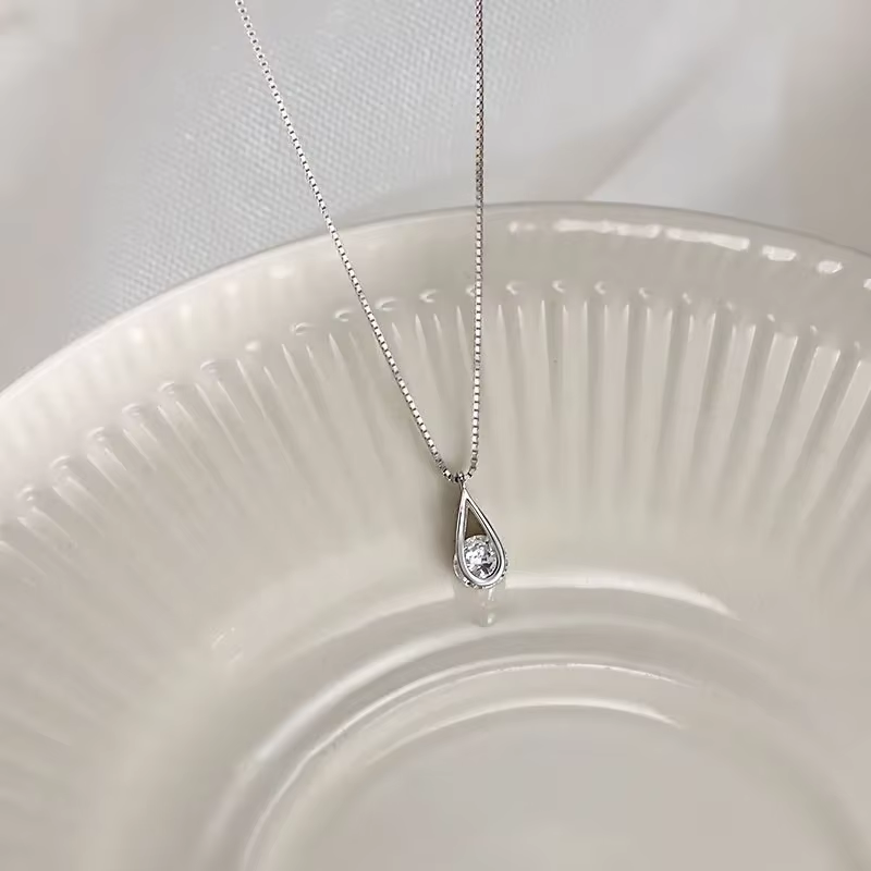 Water Drop Zircon Necklace For Women Jewelry  Luxury Silver Color Crystal Necklaces A102